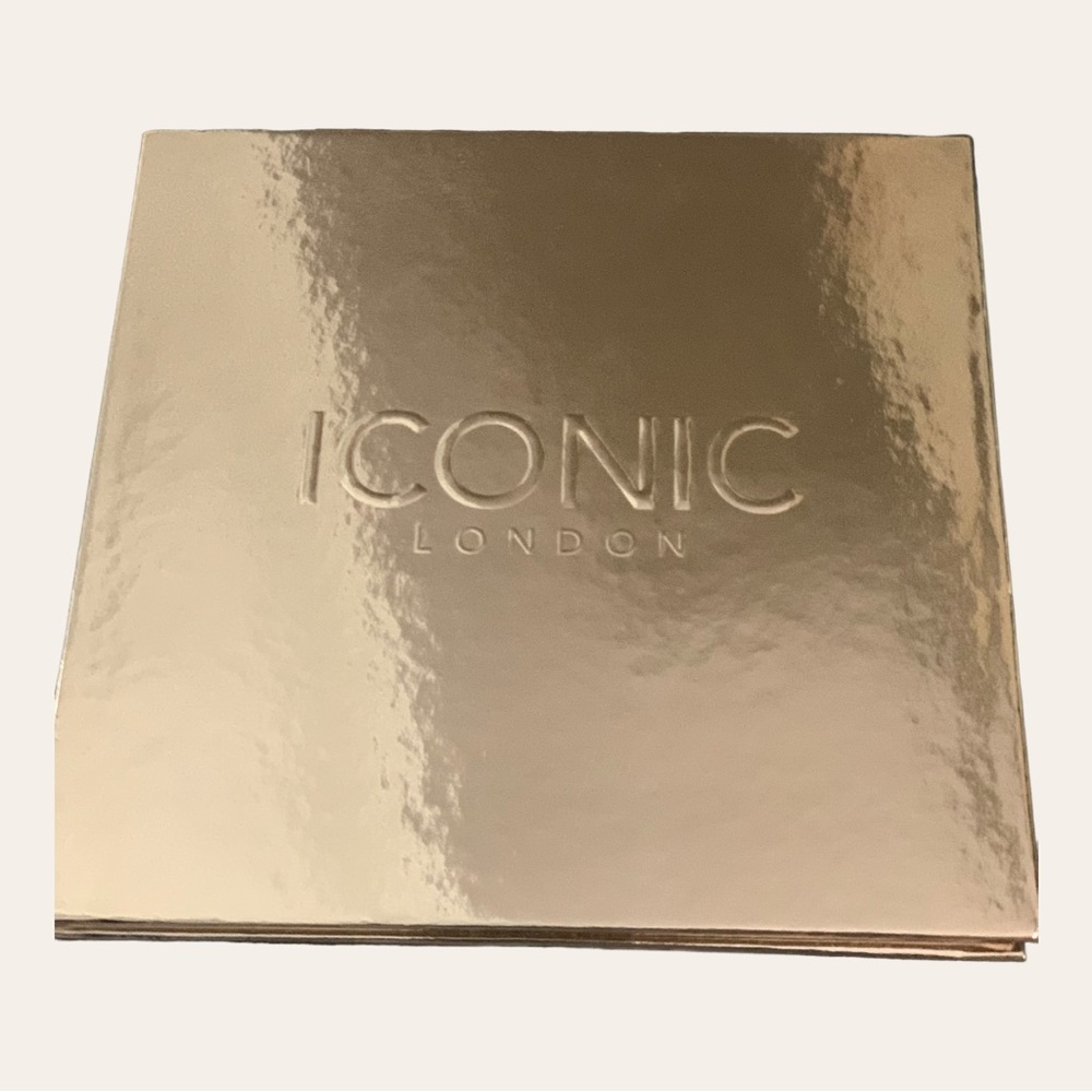 Iconic London eyeshadow palette